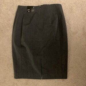 NWT size 2 Gray Express skirt